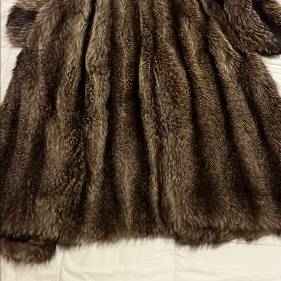 Gray and Black Teddy Jacket with Plush Texture and Full-Length Sleeves - Picture 13 of 15